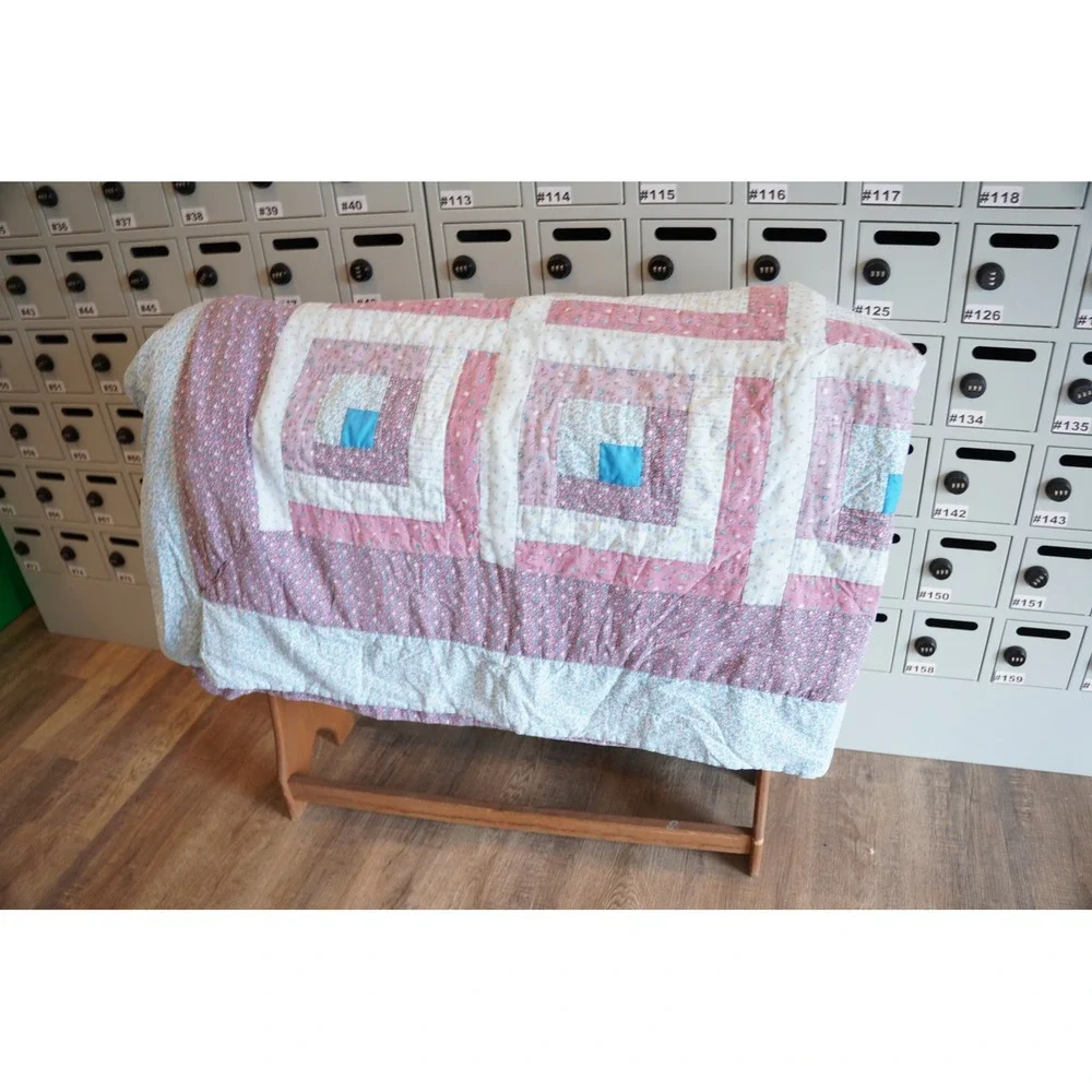 Handmade‎ Patchwork Quilt Pink Blue Floral Log Cabin Style 84x70 Blanket